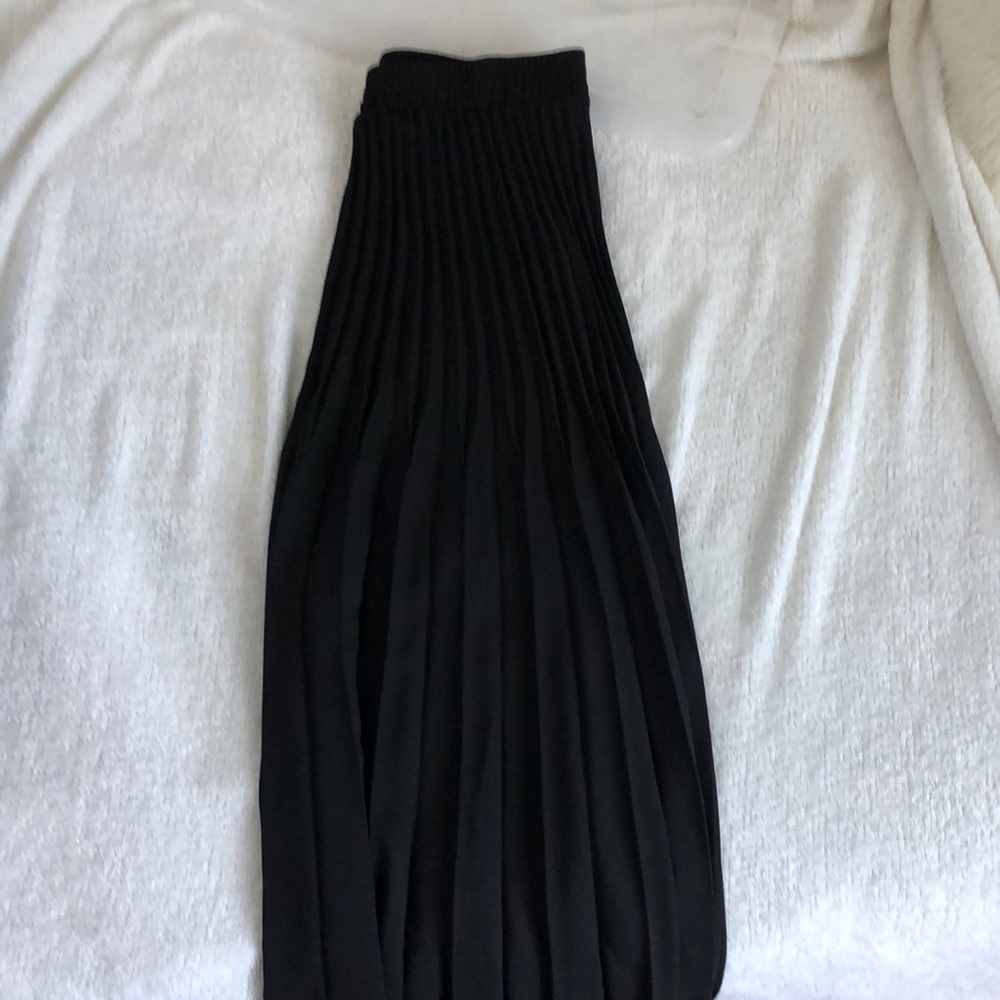 Midi pleated skirt